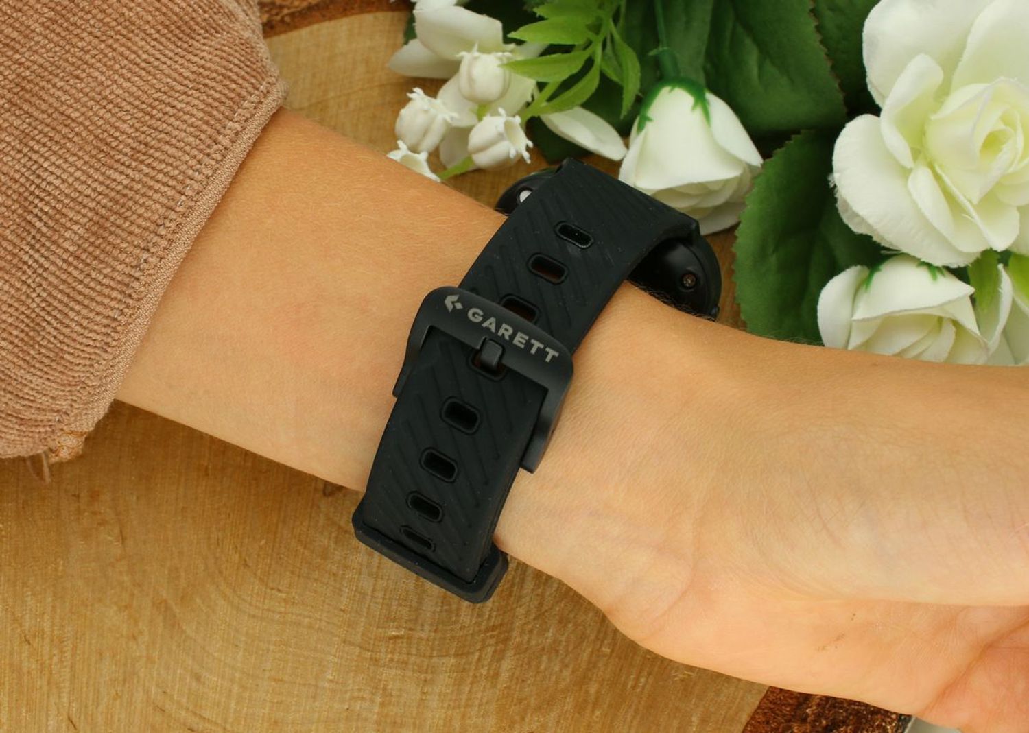 Smartwatch dziecięcy Garett Kids Essa 4G czarny. Smartwatch Garett dziecięcy. Smartwatch Garett z GPS. Dziecięcy Garett z rozmowami. Zegarek smartwatch dla dzieci. Przycisk SOS. Idealny prezent dla dziecka (2).jpg